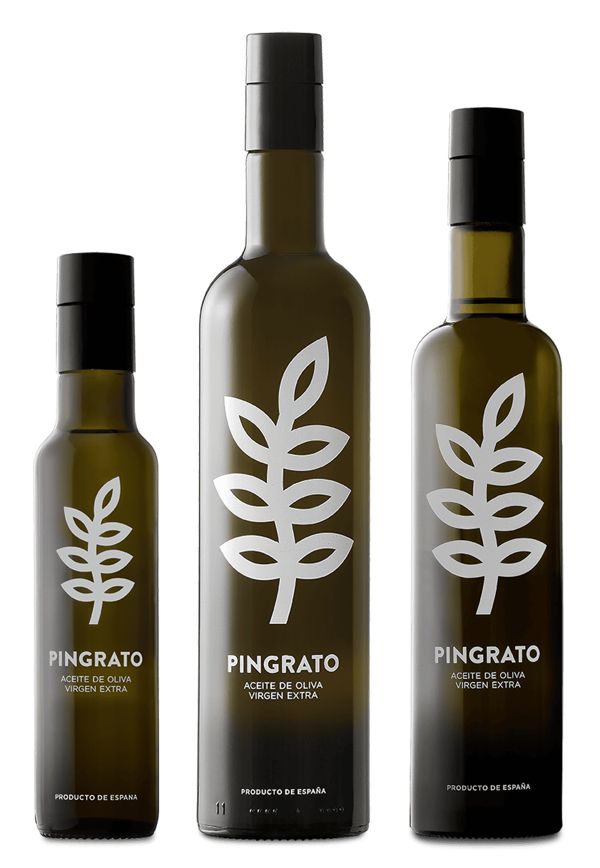 Aceite de oliva virgen extra Pingrato en botellas ecológicas de diferentes tamaños para cocinas saludables.