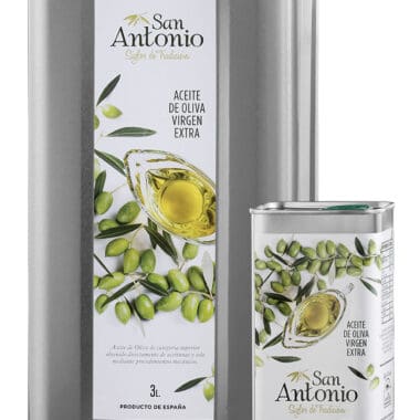 Aceite de oliva virgen extra San Antonio en envases de 3 litros y lata, ideal para cocinar y potenciar tus platos con el mejor aceite de oliva de España.