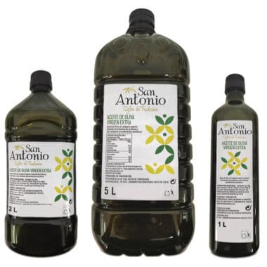 Aceite de oliva virgen extra San Antonio en envases de 1 y 2 litros, elaborado con aceitunas de calidad superior, ideal para una dieta saludable y mediterránea.